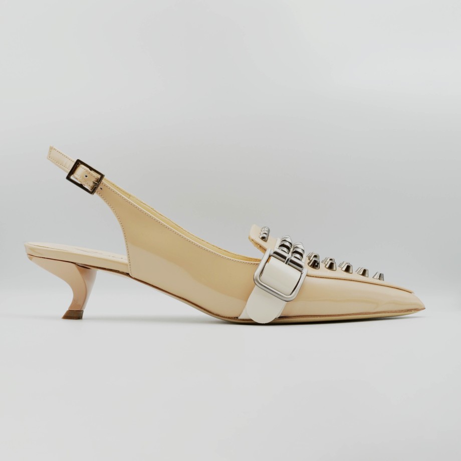 Slingback Esteban Calzature | Alchimia - Slingback In Vernice Nude Tacchetto Cinturino E Borchie E Fibbia